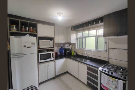 2_photo/94dcfcbe2b.cfb266d03f506f09-ATLAS-10002fc4-0b1e-4ee6-a67c-af41edfb1bd2.jpg de casa à venda com 3 quartos, 84m² em Pinheirinho, Curitiba