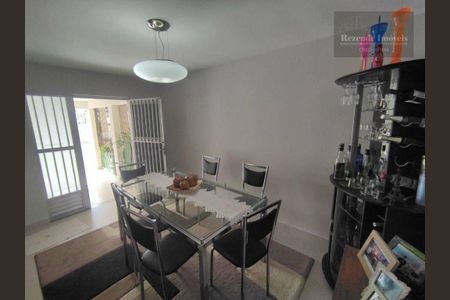 3_photo/94dcfcbe2b.d86e6c139ac20e6c-ATLAS-ae7f8701-9bbf-4f7d-bd32-dcf821edd332.jpg de casa à venda com 3 quartos, 84m² em Pinheirinho, Curitiba