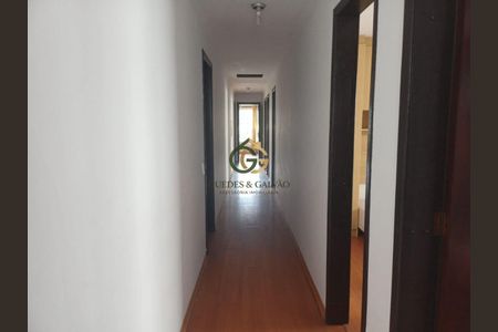 21_photo/94dcfcbeab.4e221277b30b404d-ATLAS-3a83fe54-3235-4f36-81b2-b2c12f60c70c.jpg de casa à venda com 5 quartos, 350m² em Capão Raso, Curitiba