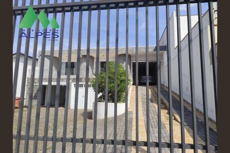 2_photo/94dcfcbeab.4e221277b30b404d-ATLAS-70733444-443e-4103-9d0b-66a17b0cb0dd.jpg de casa à venda com 5 quartos, 300m² em Capão Raso, Curitiba