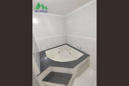 8_photo/94dcfcbeab.4e221277b30b404d-ATLAS-c147ff11-d359-487d-b2b0-8ffae5ea0617.jpg de casa à venda com 5 quartos, 300m² em Capão Raso, Curitiba