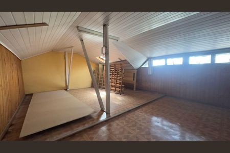 5_photo/94dcfcbebb.201e42ffab0c16fd-ATLAS-1b1b821f-d18b-41d9-b3ce-188849ddacbe.jpg de casa à venda com 6 quartos, 254m² em Capão Raso, Curitiba