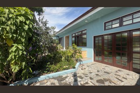 2_photo/94dcfcbebb.201e42ffab0c16fd-ATLAS-1dea1357-bab4-4c78-baa2-cd8dab59de43.jpg de casa à venda com 6 quartos, 254m² em Capão Raso, Curitiba
