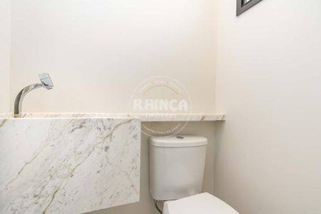 7_photo/94dcfcbfc5.a27db91aadf4d4bd-ATLAS-315b2d73-8af9-401c-bb87-5176cd9f68a9.jpg de casa à venda com 3 quartos, 229m² em Pinheirinho, Curitiba