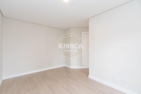 20_photo/94dcfcbfc5.a27db91aadf4d4bd-ATLAS-8420af48-03b4-4de8-82bd-e104fd47d772.jpg de casa à venda com 3 quartos, 229m² em Pinheirinho, Curitiba