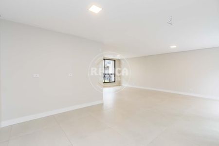 8_photo/94dcfcbfc5.a27db91aadf4d4bd-ATLAS-9452ad5f-be35-41fb-9a62-837bdac36e59.jpg de casa à venda com 3 quartos, 229m² em Pinheirinho, Curitiba