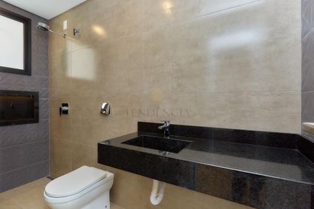 3_photo/94dcfcbfc5.ba0109754bec6c7f-ATLAS-314ed71d-d310-4cfb-ad67-820ea26a404e.jpg de casa à venda com 3 quartos, 252m² em Pinheirinho, Curitiba