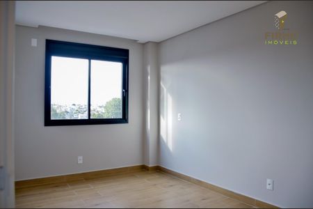 3_photo/94dcfcbfc5.ba0109754bec6c7f-ATLAS-b7d05994-c140-4eda-bfbf-2a600bbfbf96.jpg de casa à venda com 4 quartos, 217m² em Pinheirinho, Curitiba