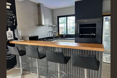 8_photo/94dcfcbfc5.ba0109754bec6c7f-ATLAS-bb80043f-3470-44d1-a5a4-02b71f05dfe7.jpg de casa à venda com 3 quartos, 252m² em Pinheirinho, Curitiba