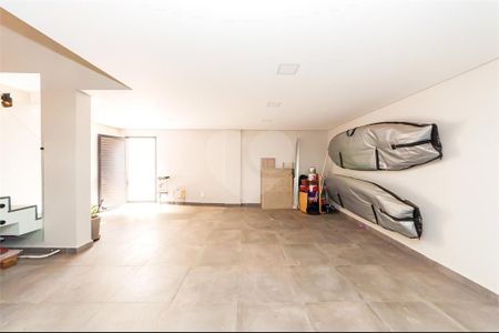 33_photo/94dcfcbfc5.f0ecc906b832f777-ATLAS-5a6a5303-8d19-44f8-be05-9bfceedbea47.jpg de casa à venda com 2 quartos, 214m² em Pinheirinho, Curitiba