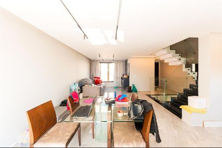 6_photo/94dcfcbfc5.f0ecc906b832f777-ATLAS-87a6d31f-e81c-452d-b1ff-61fc6f76cf9a.jpg de casa à venda com 2 quartos, 214m² em Pinheirinho, Curitiba