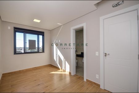 9_photo/94dcfcbfe9.727aa8b94b909c75-ATLAS-2fa51c1e-85bc-4916-be6f-fd2f9dbf704e.jpg de casa à venda com 3 quartos, 252m² em Pinheirinho, Curitiba