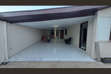 30_photo/94dcfcc451.d507f7aa6fb7bece-ATLAS-3273b759-3fe3-4197-9f17-e8f03e99c775.jpg de casa à venda com 5 quartos, 170m² em Capão Raso, Curitiba