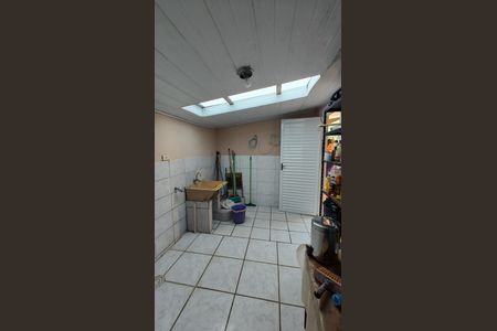 38_photo/94dcfcc451.d507f7aa6fb7bece-ATLAS-ba68e07a-37fe-43d6-88c5-5a4866333cd2.jpg de casa à venda com 5 quartos, 170m² em Capão Raso, Curitiba