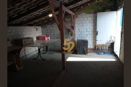 5_photo/94dcfcc667.18f6a4b8d5bea4c3-ATLAS-30bd3c91-68f4-4a86-bdd9-87ce7290e664.jpg de casa à venda com 3 quartos, 192m² em Capão Raso, Curitiba