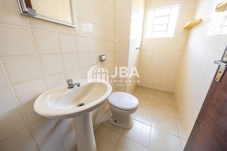 8_photo/94dcfcc667.18f6a4b8d5bea4c3-ATLAS-93a6f30a-5021-4d48-b097-1e9da54434d8.jpg de casa à venda com 3 quartos, 193m² em Capão Raso, Curitiba