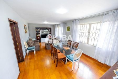 4_photo/94dcfcc667.18f6a4b8d5bea4c3-ATLAS-a899a8f7-e754-4023-8246-b038fa27544b.jpg de casa à venda com 3 quartos, 193m² em Capão Raso, Curitiba