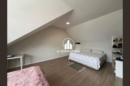 30_photo/94dcfcc6db.f911b1091b1b796d-ATLAS-fe7daed0-d37a-4655-a7e7-ec2d3b1205ca.jpg de casa à venda com 4 quartos, 154m² em Capão Raso, Curitiba