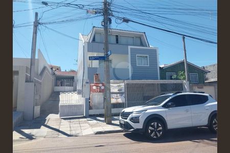 4_photo/94dcfcca47.0962f0a43324d0a1-ATLAS-28b6ccff-65da-434e-ba12-85b8a10b5460.jpg de casa à venda com 6 quartos, 255m² em Novo Mundo, Curitiba