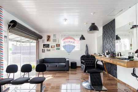 30_photo/94dcfcca87.2bfbd4f718a4a350-ATLAS-df63c3cb-d6b6-4b0a-930f-528a6732172c.jpg de casa à venda com 7 quartos, 268m² em Novo Mundo, Curitiba