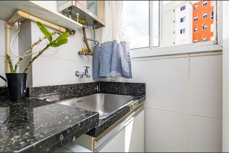 5_photo/94dcfccb6f.2d5ec6f105d83448-ATLAS-ecfedcab-8010-4552-ba99-0cdbdeeb45b3.jpg de apartamento à venda com 3 quartos, 59m² em Cidade Industrial de Curitiba, Curitiba