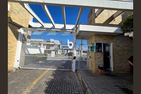 4_photo/94dcfcccb7.d8770a4af2a20f5b-ATLAS-9701cf0a-1d81-4e49-b7d2-e983c63565f1.jpg de casa à venda com 3 quartos, 98m² em Capão Raso, Curitiba