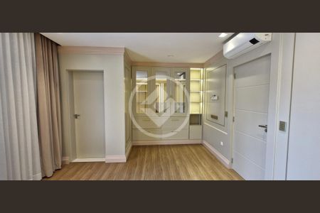 4_photo/94dcfcccfd.50dcffd0bfa00027-ATLAS-67e79df5-017d-450d-9ad1-33ed4933d5d1.jpg de casa de condomínio à venda com 4 quartos, 288m² em Cidade Industrial de Curitiba, Curitiba