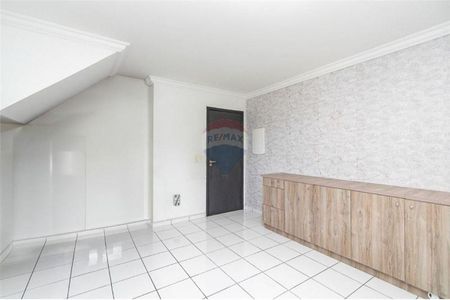 4_photo/94dcfcd103.fe96b63aec789ef1-ATLAS-1a2da449-cef9-4419-a39d-a710e7909616.jpg de casa à venda com 5 quartos, 300m² em Cidade Industrial de Curitiba, Curitiba