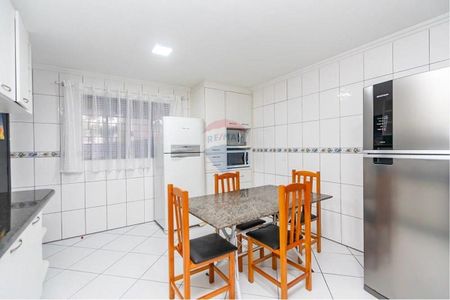 8_photo/94dcfcd103.fe96b63aec789ef1-ATLAS-6b303d95-4ef6-4f11-b9a6-2efdf15b3746.jpg de casa à venda com 5 quartos, 300m² em Cidade Industrial de Curitiba, Curitiba