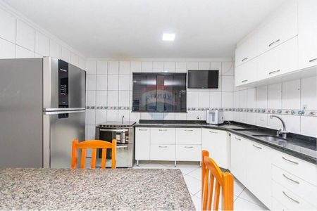 9_photo/94dcfcd103.fe96b63aec789ef1-ATLAS-d7277460-ce4f-4988-ac27-b32e5f04205d.jpg de casa à venda com 5 quartos, 300m² em Cidade Industrial de Curitiba, Curitiba