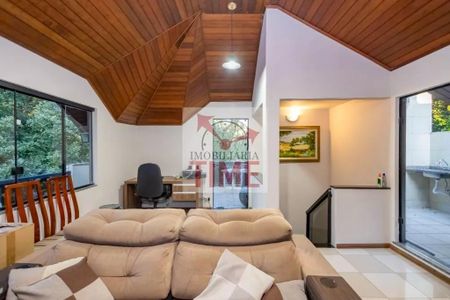 47_photo/94dcfcd125.0729fa2360cc4f2d-ATLAS-7e3f6ebd-bebb-48ae-bbc8-ebb67daa69e9.jpg de casa à venda com 3 quartos, 154m² em Cidade Industrial de Curitiba, Curitiba