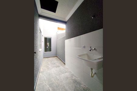 2_photo/94dcfcd5a3.2f15d505e37c7ac5-ATLAS-0710e40a-c55c-4166-a03c-e7235d3de240.jpg de casa à venda com 2 quartos, 44m² em Cidade Industrial de Curitiba, Curitiba