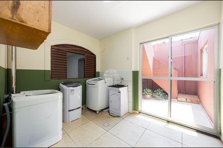 14_photo/94dcfcd6f7.61bfc18f4f00076e-ATLAS-a56d0b97-d809-4af0-9beb-e3c2552b127f.jpg de casa à venda com 4 quartos, 130m² em Cidade Industrial de Curitiba, Curitiba