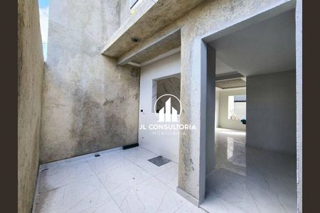 4_photo/94dcfd091d.b22b0e24e5d262c1-ATLAS-de23684e-17da-419b-bbb1-8032a7720e97.jpg de casa à venda com 3 quartos, 80m² em Cidade Industrial de Curitiba, Curitiba