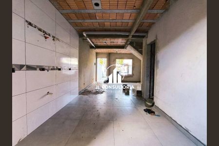 6_photo/94dcfd09c7.40d9156f2e18fdd4-ATLAS-34b27343-8eb6-4b70-8898-d0fa8ec7d8c0.jpg de casa à venda com 3 quartos, 78m² em Cidade Industrial de Curitiba, Curitiba
