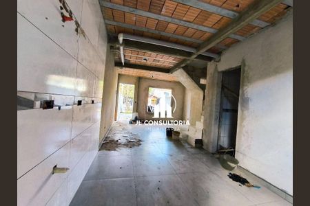 7_photo/94dcfd09c7.40d9156f2e18fdd4-ATLAS-9eb388fd-c8c2-431e-8bef-ea4dbf72eff8.jpg de casa à venda com 3 quartos, 78m² em Cidade Industrial de Curitiba, Curitiba