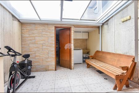 4_photo/94dcfd0a65.9572e7b1eb576615-ATLAS-197c2a38-6284-4da2-8a09-1fe47fa8dcf6.jpg de casa à venda com 3 quartos, 67m² em Cidade Industrial de Curitiba, Curitiba