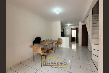 5_photo/94dcfd0b17.5ed72095e3019389-ATLAS-86b36891-0f01-474a-b77c-ad8232dc68eb.jpg de casa à venda com 2 quartos, 65m² em Cidade Industrial de Curitiba, Curitiba