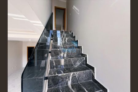 8_photo/94dcfd0bed.72fc516e6ab264c7-ATLAS-452170aa-5a1d-48b7-a423-9a8d6bb164ed.jpg de casa à venda com 3 quartos, 90m² em Cidade Industrial de Curitiba, Curitiba