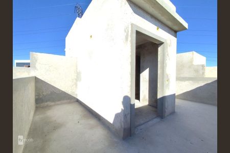 6_photo/94dcfd101f.5a85c5bdfef41cf9-ATLAS-67008fdd-32c0-4687-a743-14a8e3bdd4f2.jpg de casa à venda com 3 quartos, 73m² em Cidade Industrial de Curitiba, Curitiba