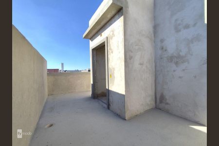 6_photo/94dcfd101f.5a85c5bdfef41cf9-ATLAS-d38efdb5-cb9c-4726-8a8a-e887546e1ad0.jpg de casa à venda com 3 quartos, 73m² em Cidade Industrial de Curitiba, Curitiba