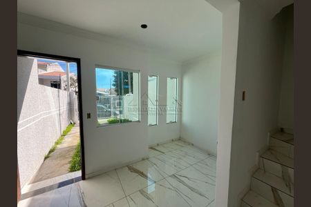 4_photo/94dcfd1037.7954feb32d1ae247-ATLAS-8fd9e084-d337-40ac-aafc-428ce98ddb34.jpg de casa à venda com 3 quartos, 82m² em Cidade Industrial de Curitiba, Curitiba