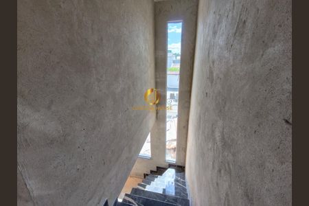 11_photo/94dcfd123f.d55b36f64ebf45c1-ATLAS-b16ce8f7-6f76-462d-ba01-8c0b42bbd393.jpg de casa à venda com 3 quartos, 80m² em Cidade Industrial de Curitiba, Curitiba