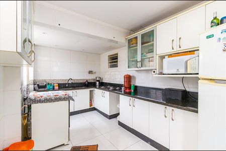 2_photo/94dcfd1851.9845a183adc4e21d-ATLAS-58efff37-c61f-4947-bea8-d97de4ba4f63.jpg de casa à venda com 3 quartos, 150m² em Cidade Industrial de Curitiba, Curitiba