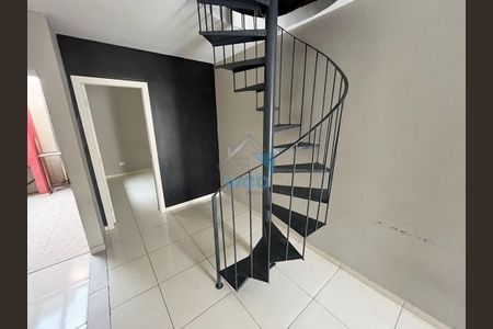 4_photo/94dcfda709.ca0bfbc1076988ba-ATLAS-26393279-dfaf-42eb-b357-95f0904e8f6e.jpg de casa à venda com 2 quartos, 42m² em Cidade Industrial de Curitiba, Curitiba