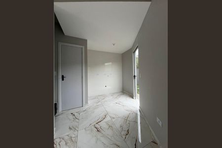 4_photo/94dcfda747.37782c5086052f76-ATLAS-19e31148-d25d-433d-9117-02ddfc579a5a.jpg de casa à venda com 2 quartos, 60m² em Cidade Industrial de Curitiba, Curitiba