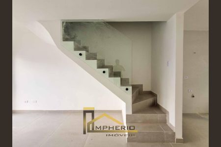 5_photo/94dcfda77b.8bc8fabd1716c9d6-ATLAS-6fbd4fe9-bd45-4fe8-93a8-716f4083055f.jpg de casa à venda com 3 quartos, 80m² em Cidade Industrial de Curitiba, Curitiba