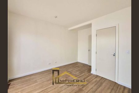 11_photo/94dcfda77b.8bc8fabd1716c9d6-ATLAS-be3c8fb7-03a3-4819-98c6-1517acee68ae.jpg de casa à venda com 3 quartos, 80m² em Cidade Industrial de Curitiba, Curitiba