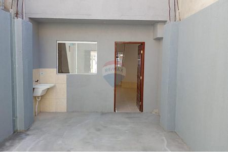 6_photo/94dcfdafc7.c27bb358fc36071b-ATLAS-69f67657-a2cf-47e4-a3be-c9bcfabb3991.jpg de casa à venda com 2 quartos, 55m² em Tatuquara, Curitiba