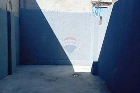 13_photo/94dcfdafc7.c27bb358fc36071b-ATLAS-e96a2509-8426-4839-a2d0-81e871a05b00.jpg de casa à venda com 2 quartos, 55m² em Tatuquara, Curitiba